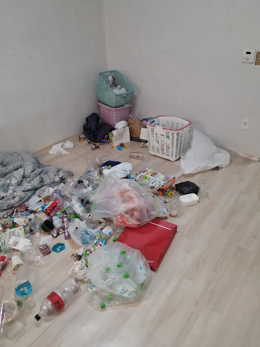 경상남도 창원시 진해구 유품정리 관련 현장 안내 이미지